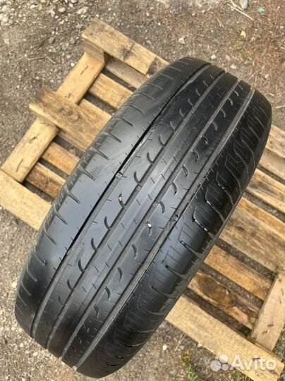 Goodyear EfficientGrip SUV 4x4 215/60 R17
