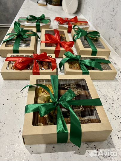 Подарочные, съедобные наборы, корзины, букеты