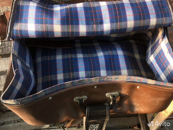 Чемодан времен СССР на рестраврацию