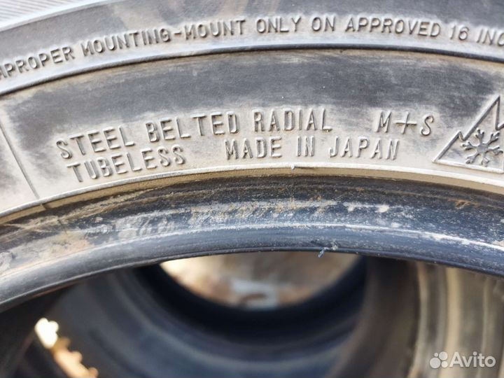 Dunlop SP Winter Ice 01 215/65 R16 102T