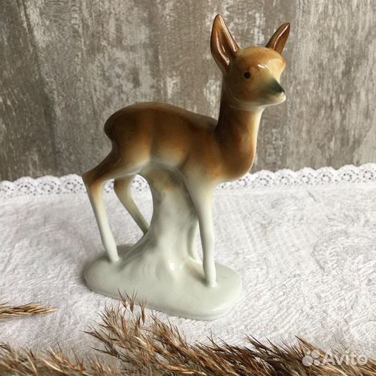 Статуэтка олень