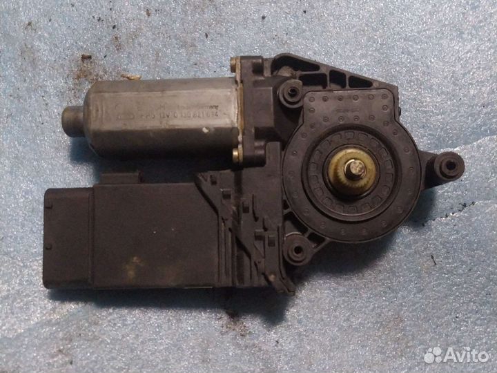 Моторчик стеклоподьемника VW passat b5 перед прав