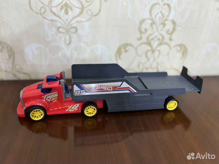 Машина hot wheels оригинал