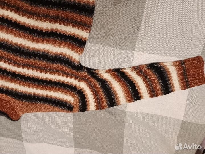 Свитер женский