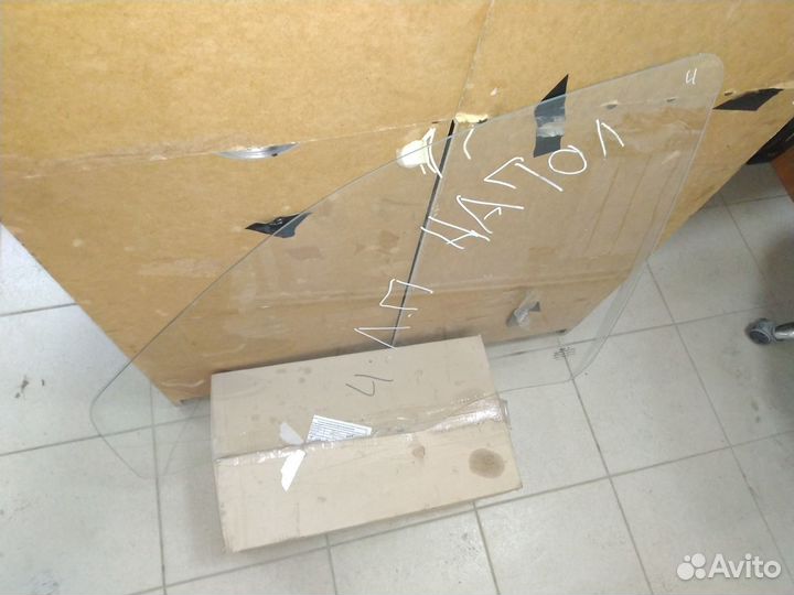 Стекло дверное левое Renault Logan 2005-2014