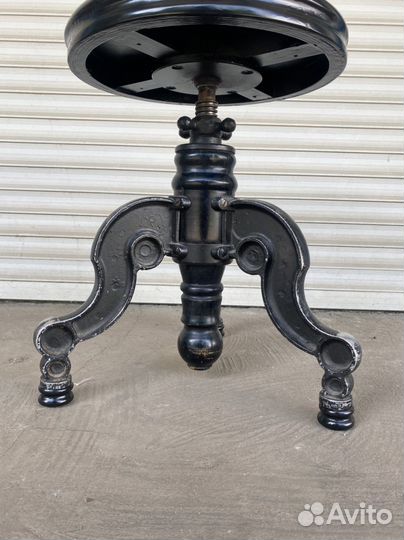 Стул рояльный,музыкальный