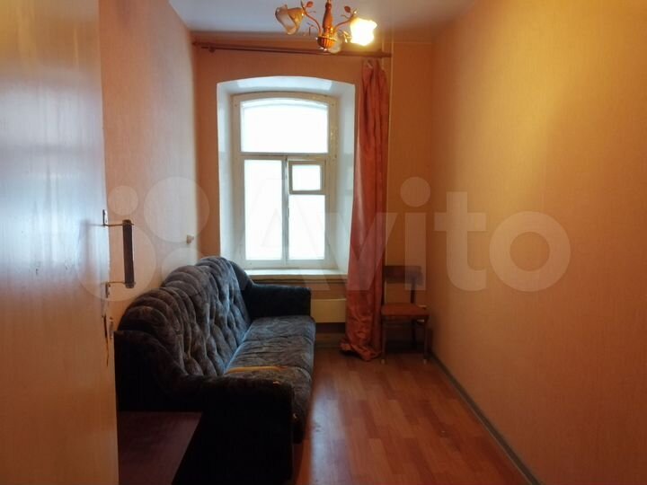 Комната 20 м² в 4-к., 1/3 эт.