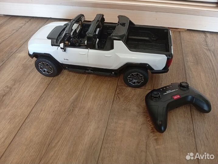 Машинка на радиоуправлении внедорожник