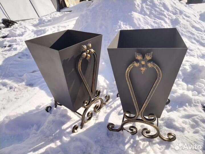 Урна уличная, урна кованая