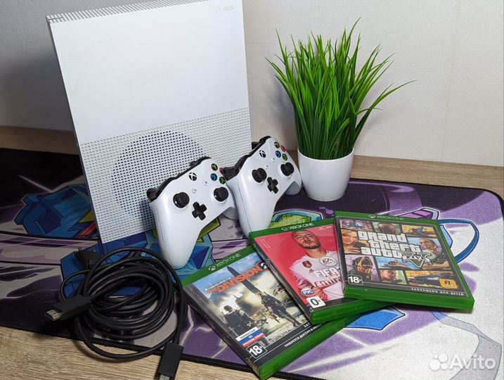 Игровая приставка Xbox One S 2 геймпада игры