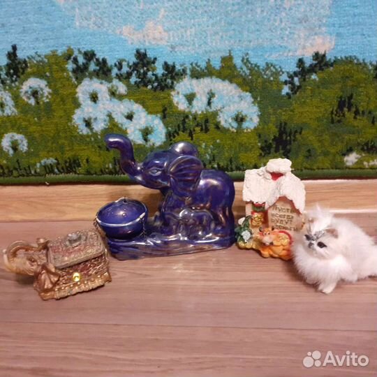 Отдам статуэтки слоников.аромолампа