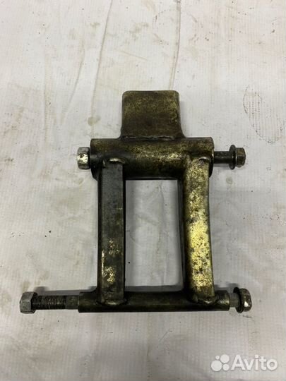 Маятник двигателя Suzuki Address V100 E111