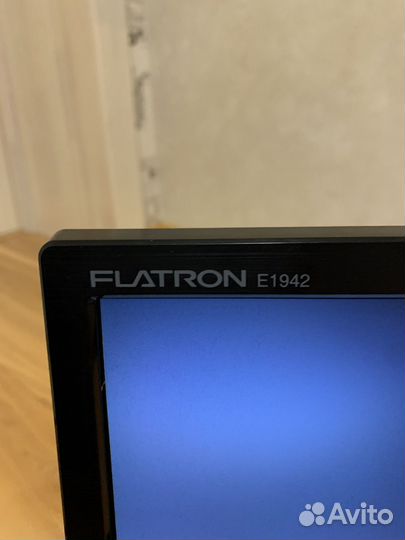 Монитор LG flatron e 1942