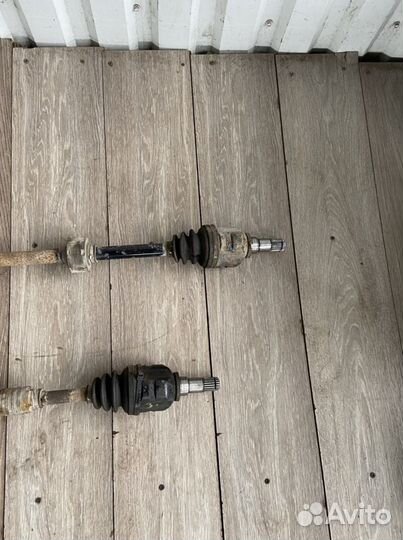 Привод Шруз правый Toyota Avensis T250 Авенсис