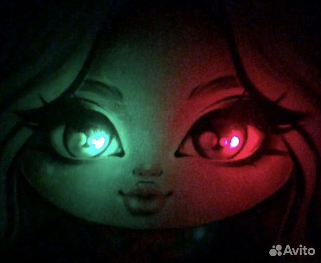 Плюшевые подушки-обнимашки с мерцающими глазками