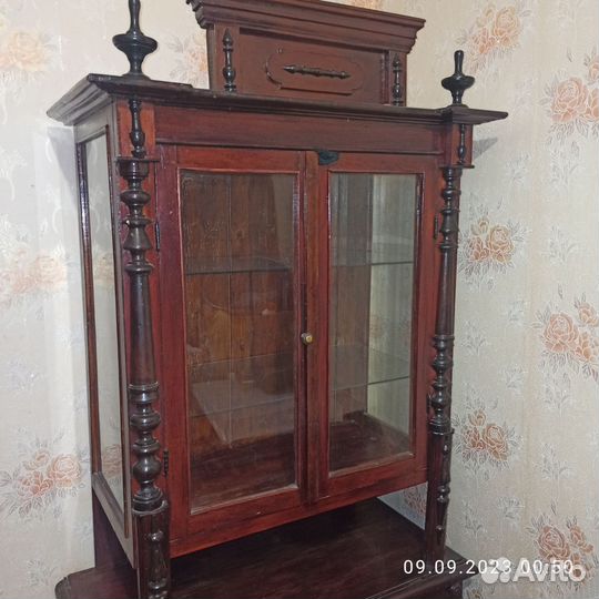 Старинный буфет