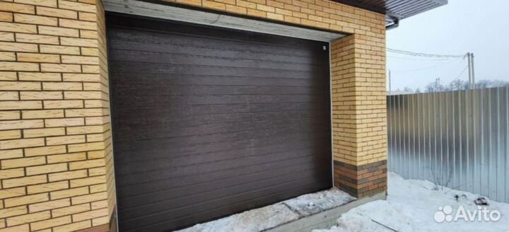 Секционные ворота