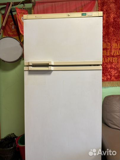 Холодильник б/ у Атлант двух камарный, рабочий