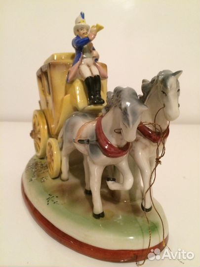 Статуэтка фарфоровая 