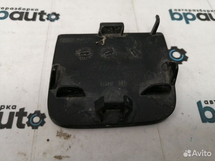 Заглушка букс крюка заднего бампера 3AE807441A