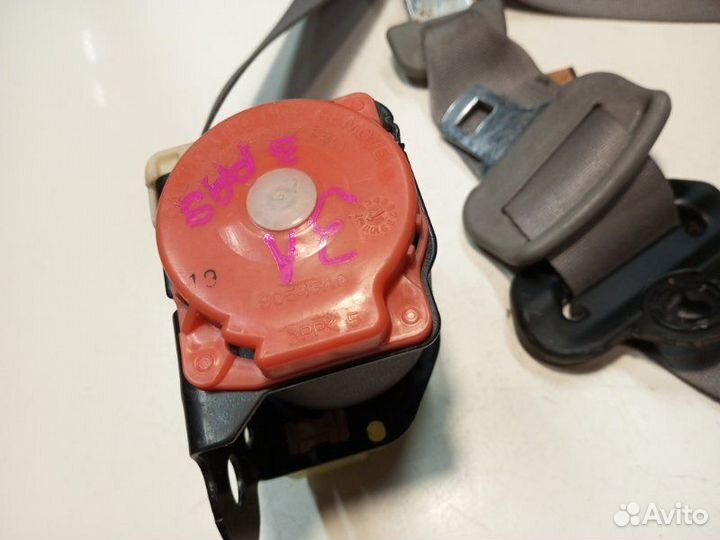 Ремень безопасности задний левый Mazda Premacy