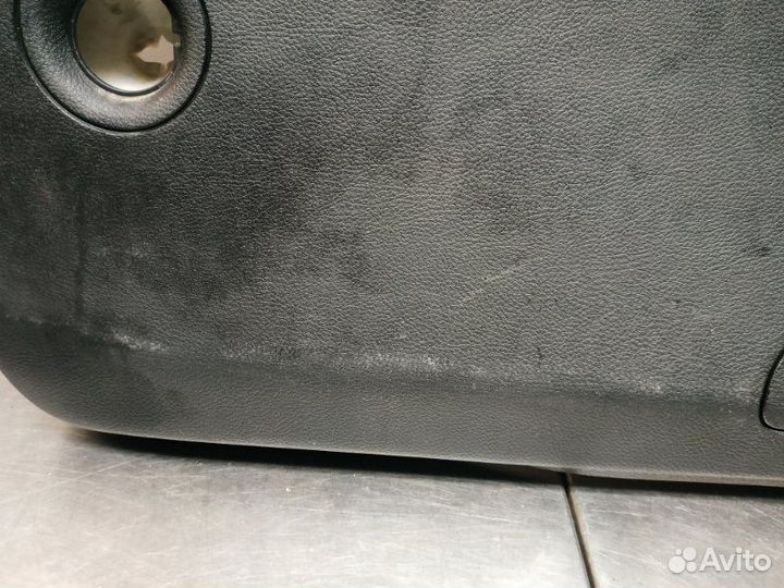 Обшивка двери багажника Jeep Grand Cherokee WK2