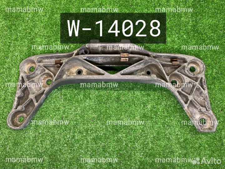 Траверса кпп коробки 1095890 M73 Е E 38 BMW бмв