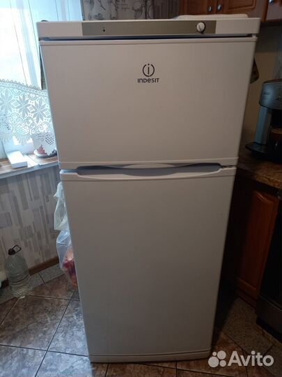 Холодильник бу indesit ST 145 10
