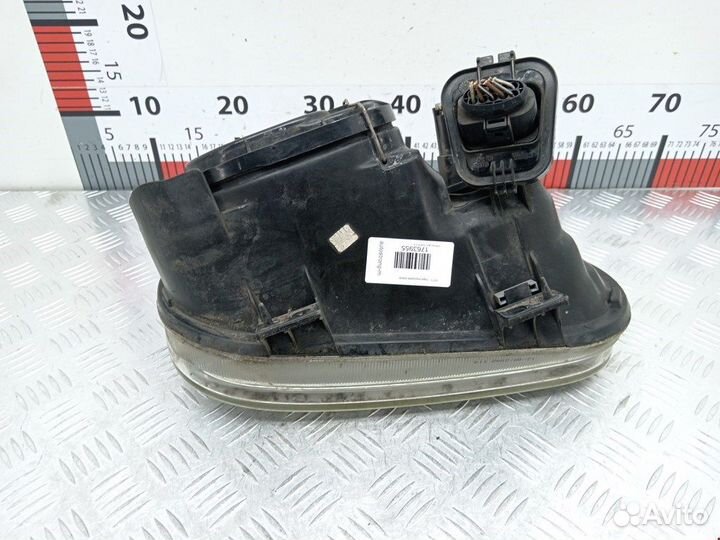 Фара передняя для Volkswagen Golf 4 89307370