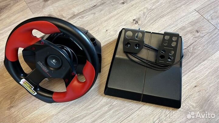 Игровой руль Logitech для PC