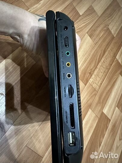 Портативный видеопроигрыватель DVD