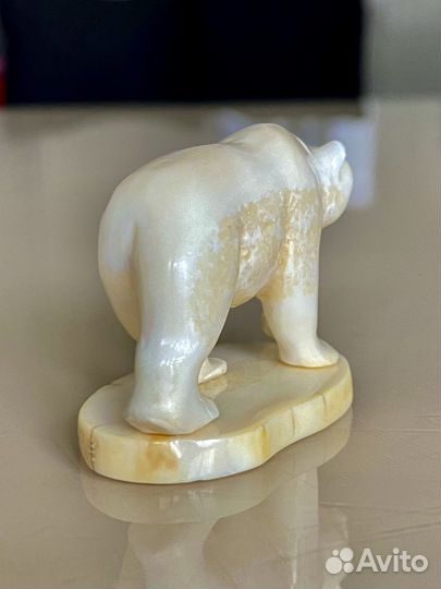 Фигурка из кости медведь окимоно, камчатка
