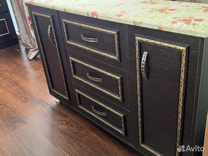 Гладилка и обувница