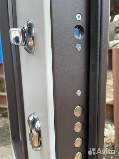 Дверь Аляска премиум 3К RAL 8019 с греющим кабелем