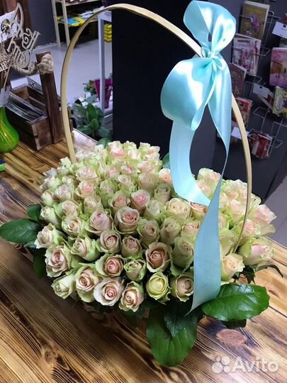 101 Роза в корзине