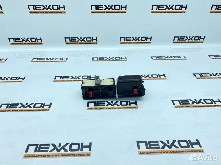 Кнопка стеклоподъемника передняя Lexus Rx450H