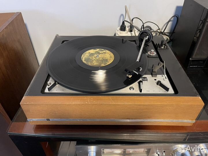 Проигрыватель винила Dual 1218