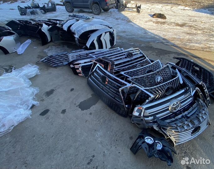 Решётка радиатора toyota land cruiser 200