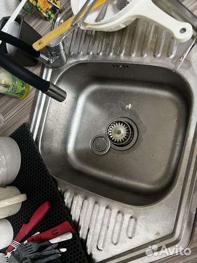 Раковина и уголок под раковину