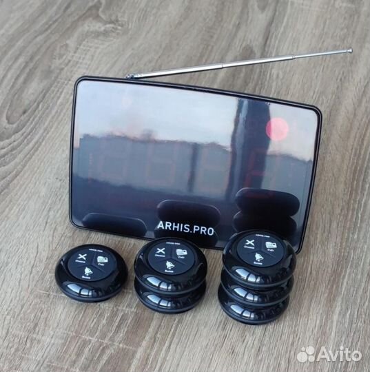 Влагозащищенная кнопка вызова персонала и табло