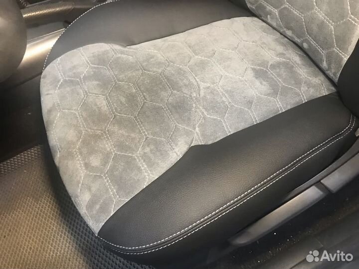 Чехлы на Toyota RAV4 30