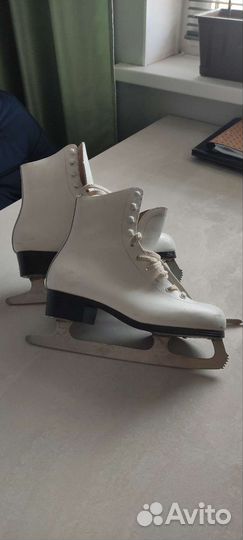 Коньки женские фигурные 40 размер
