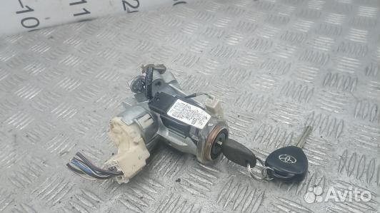 Замок зажигания toyota hilux RN70 (6TD02J101)
