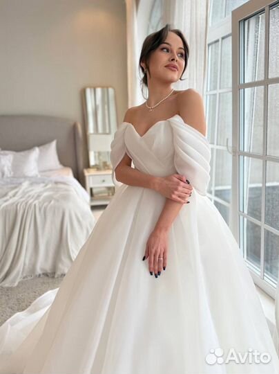 Платье свадебное новое, пышное из органзы