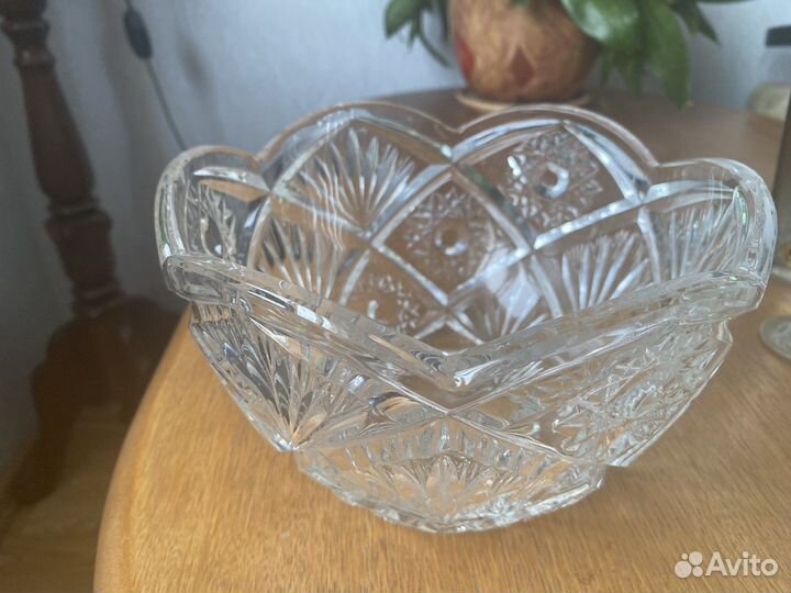 Вазы хрустальные, стаканы, рюмки