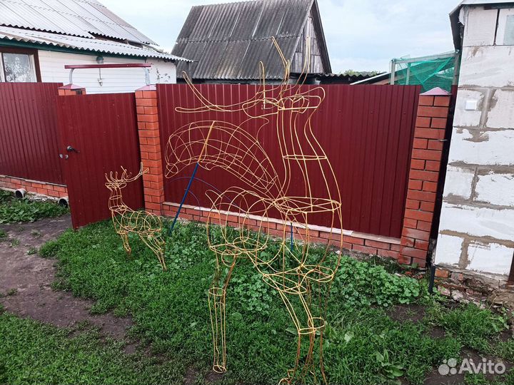 Садовый олень фигура