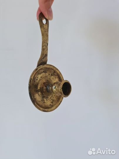 Подсвечник старинный с ручкой