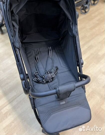 Коляска прогулочная