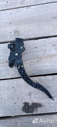 Педаль газа Митсубиси Лансер 10