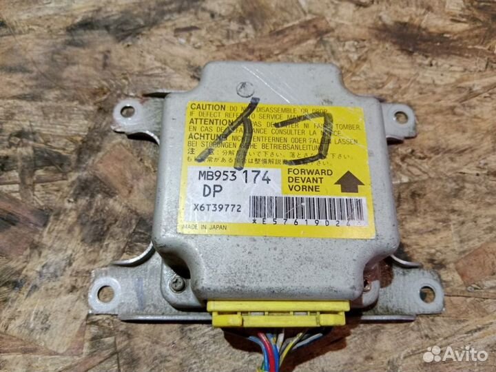 Блок управления airbag Mitsubishi Lancer VII (1995